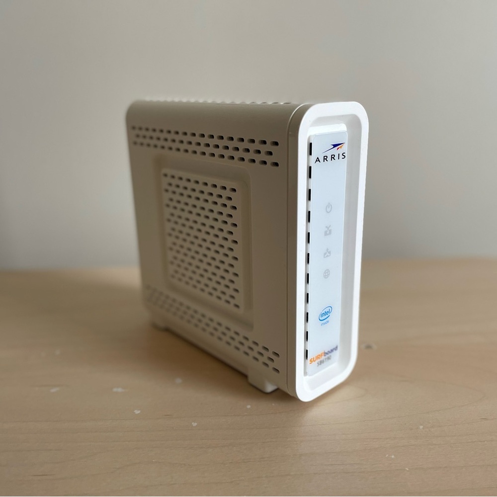 ARRIS White Networking Modem